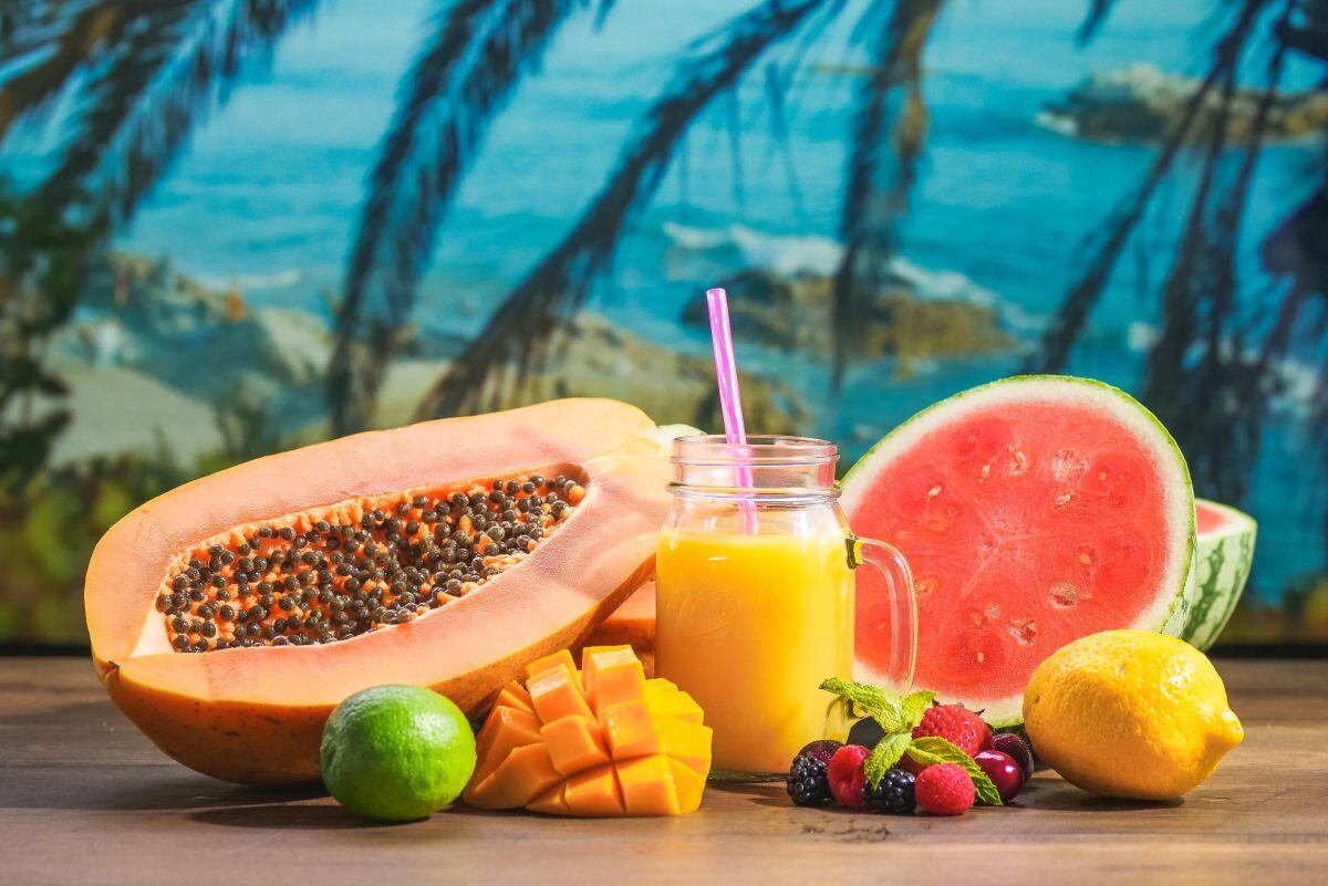 Llevar una alimentación saludable durante el verano es posible priorizando verduras y frutas. (Foto: Kindel Media / Pexels)