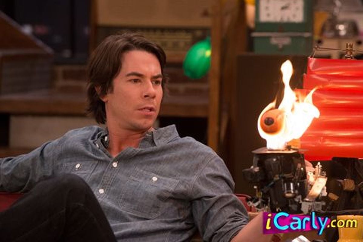 A Jerry Trainor probablemente lo recuerdes por las locuras que hacía en el famoso programa de iCarly (Foto: Nickelodeon)
