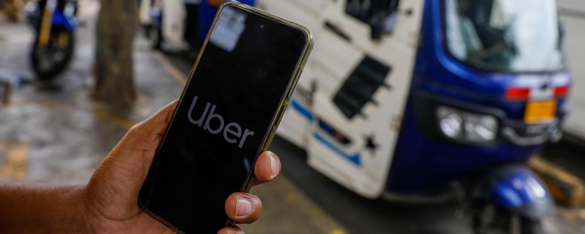 Uber lanza servicio de mototaxis en Lima: entre un modo de transporte que busca ser más seguro y el riesgo del caos en las pistas | UberTuk