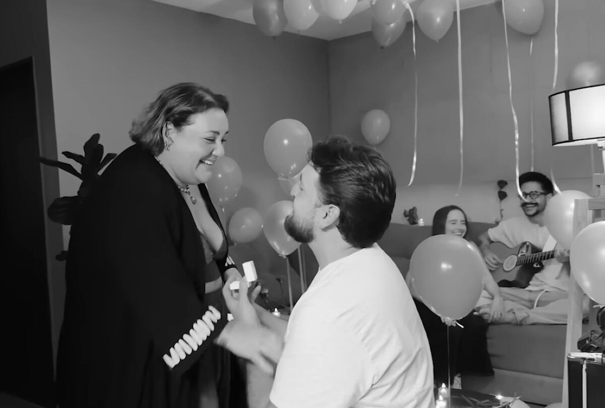 Cuando la pareja entró, Camilo y Evaluna comenzaron a cantar Por primera vez, la canción de su boda. | Crédito: YT Camilo y Evaluna