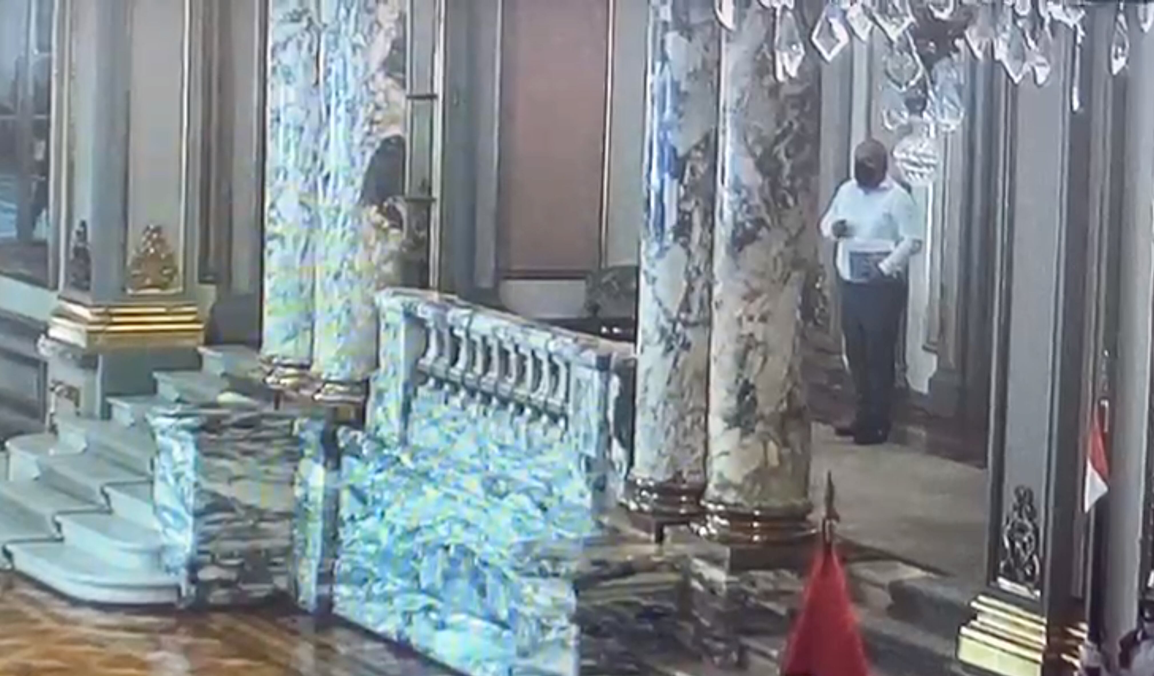 Henry Shimabukuro en el Salón Dorado de Palacio de Gobierno, donde el mandatario Pedro Castillo toma juramento a los ministros. (Captura de video)