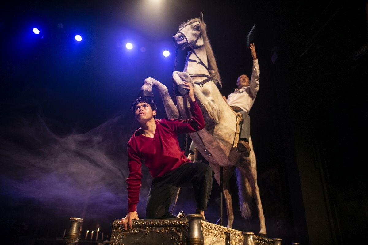 Yuyachkani celebra 55 años de trayectoria con las angustias y el fervor andino de "Santiago", en el Gran Teatro Nacional