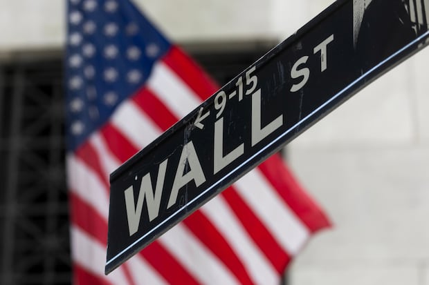 El nerviosismo actual de los mercados financieros estadounidenses, según Ramos y Huiman, se amplifica en factores económicos, políticos y comerciales.
