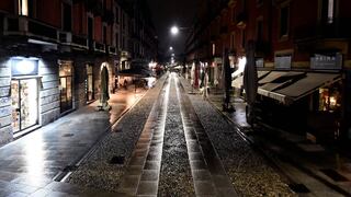 Milán luce desierta en primera noche de toque de queda por coronavirus | FOTOS
