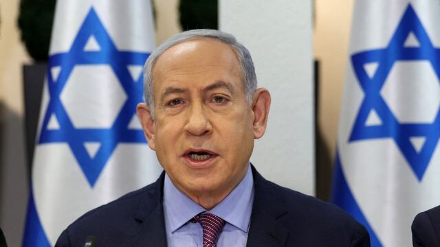 Netanyahu dice tener una propuesta para liberar rehenes tras inusual reunión con familias