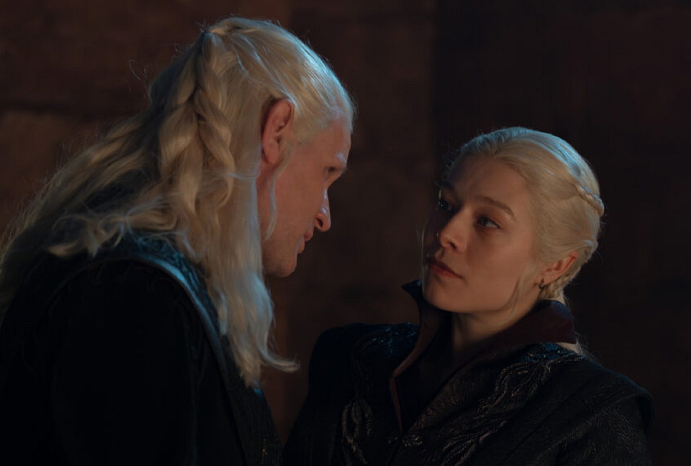 Daemon Targaryen (Matt Smith) se aseguró de que Rhaenyra Targaryen (Emma D’Arcy) se sentara en el Trono de hierro en la tercera temporada de