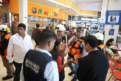 Municipalidad de Independencia continúa inspecciones en centros comerciales por seguridad