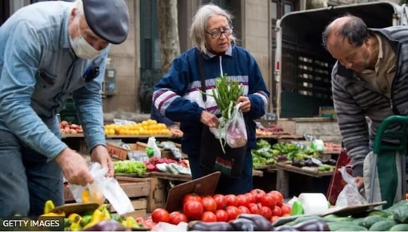 Las frutas y verduras son más caras en Uruguay que en su vecino Brasil, según un estudio. (Getty Images).