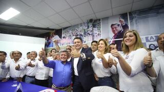 Jaime Salinas fue presentado como candidato por César Acuña