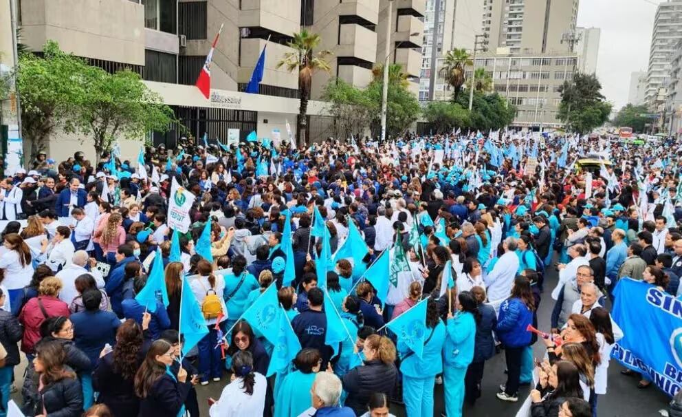 Varios pacientes de la capital han expresado su preocupación debido a la cancelación de sus citas en algunos hospitales de EsSalud (foto: Fed Cut).
