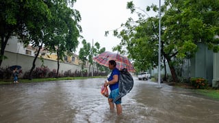 Las lluvias vuelven a inundar parte de Guayaquil, tras fuerte tormenta en costa de Ecuador