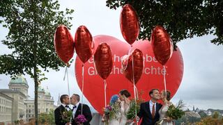 “¡Es un día histórico!”: Suiza da un sí rotundo al matrimonio homosexual en un referéndum 
