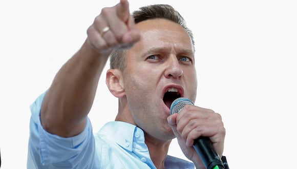 El líder de la oposición de Rusia Alexei Navalny se dirige a los manifestantes durante un acto para apoyar a la oposición y a los candidatos independientes el 20 de julio de 2019. (Foto de Maxim ZMEYEV / AFP).