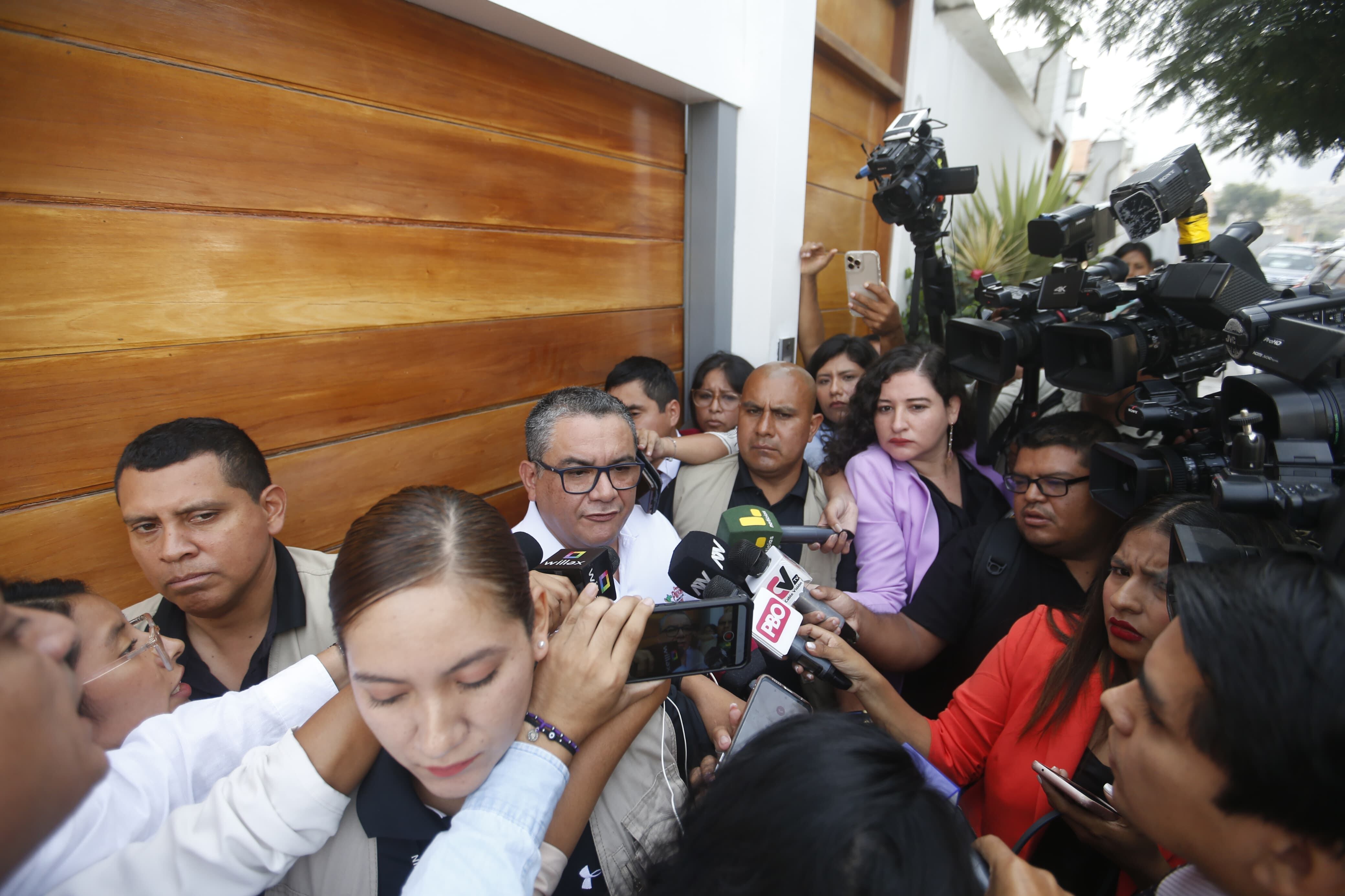 Juan José Santiváñez descartó haber cobrado 20 mil dólares para influir indebidamente ante el TC. (Foto: Mario Zapata / @photo.gec)