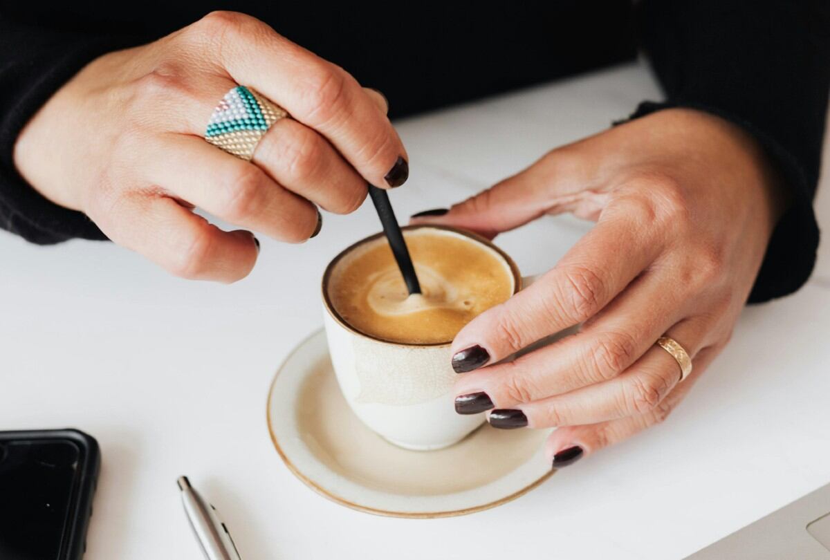 Según una amplia gama de evidencia científica, beber café es un hábito saludable para el corazón. (Pexels)