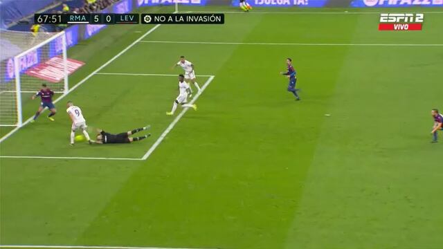 Benzema desparramó al arquero y gol de Vinicius para el 5-0 del Real Madrid vs. Levante | VIDEO