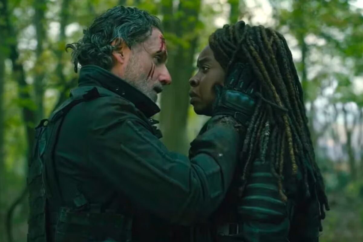 Rick (Andrew Lincoln) y Michonne (Danai Gurira) planean atacar al CRM en el sexto y último episodio de "The Walking Dead: The Ones Who Live" (Foto: AMC)