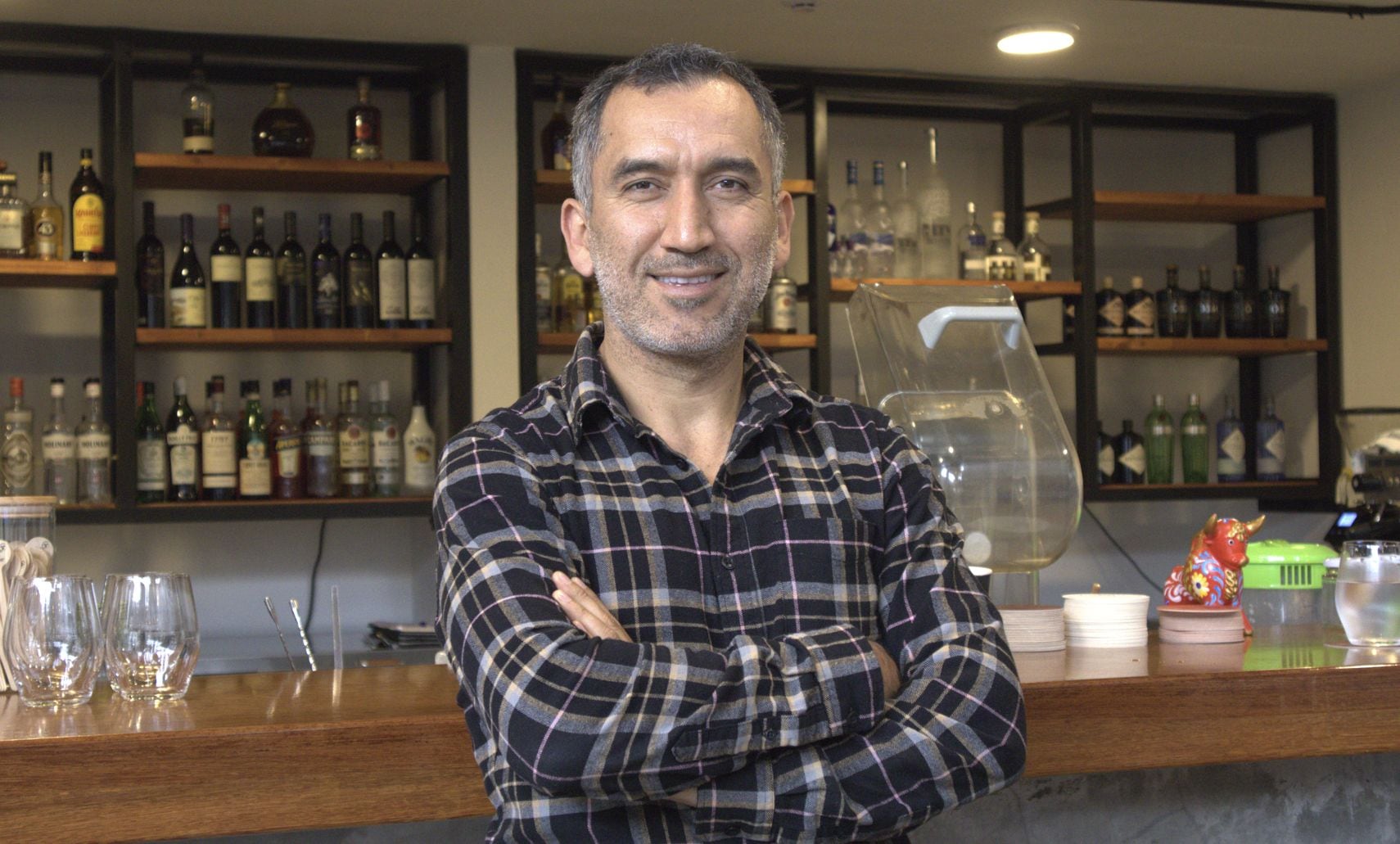 Tal como Punta Hermosa, Alex Pajares y su restaurante 20 sobre 20 han persistido. A su consideración, toda perspectiva sobre el futuro es prometedora. (Foto: Roger Hernández/ El Comercio)