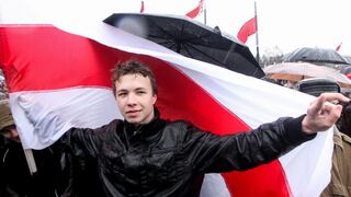 Un caza de Bielorrusia intercepta avión comercial para detener a un periodista opositor exiliado