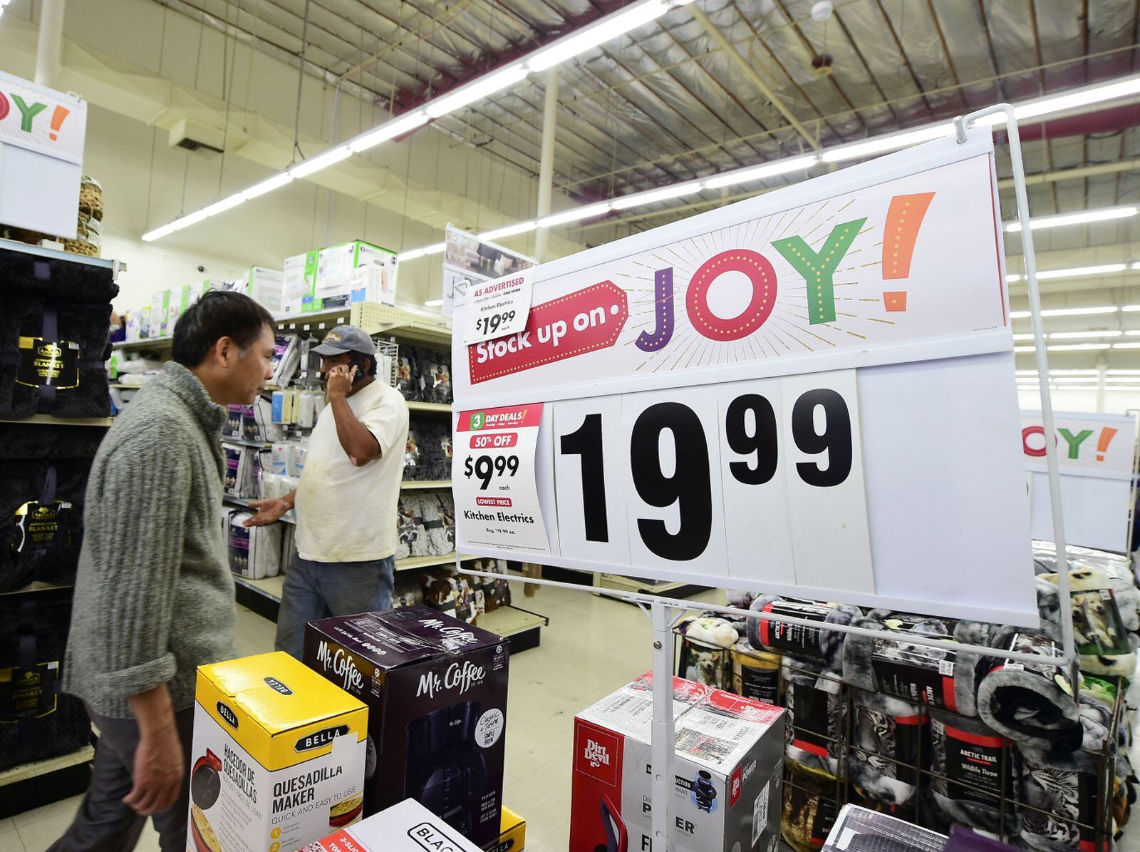 Hay productos con descuentos de hasta 90% (Foto: AFP)