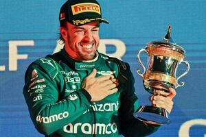 “Su vigencia, arraigo con los aficionados y su experiencia”: Por qué Fernando Alonso eligió quedarse en Aston Martin pese al interés de Red Bull y Mercedes | ANÁLISIS