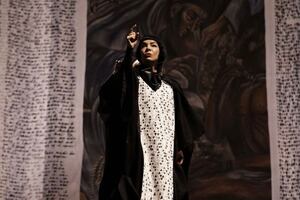 “Deborah Castillo: Gran Basamento”