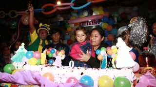 FOTOS: la pequeña Bayoleth celebró su cumpleaños en casa junto a su familia y vecinos