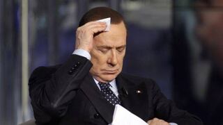 Italia: Investigan a Berlusconi por soborno a senador