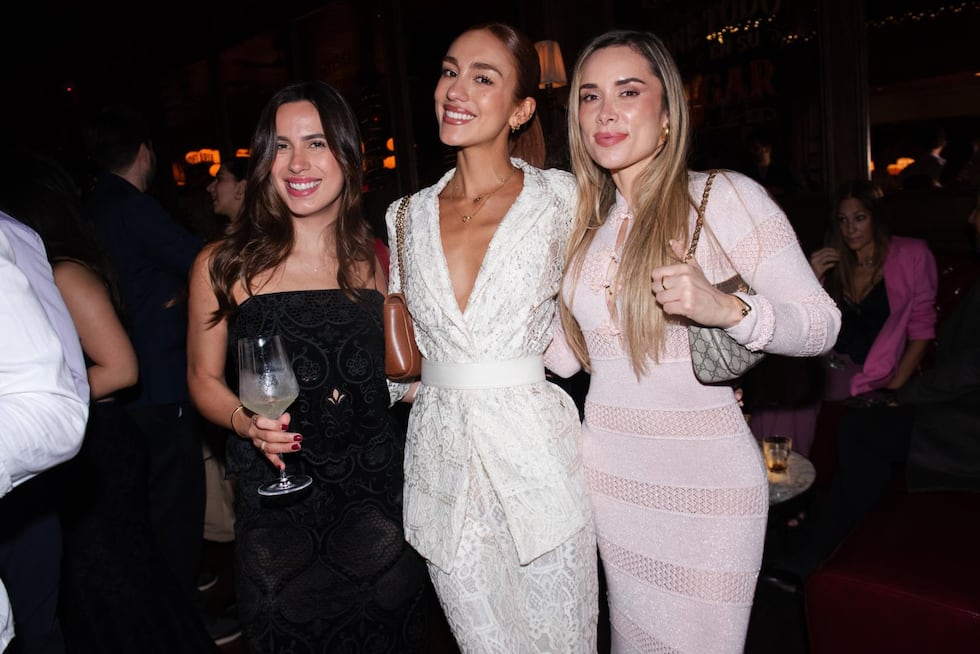 Fiorella Giampietri, Luana Barrón y Alexandra Venturo también se unen a la celebración.