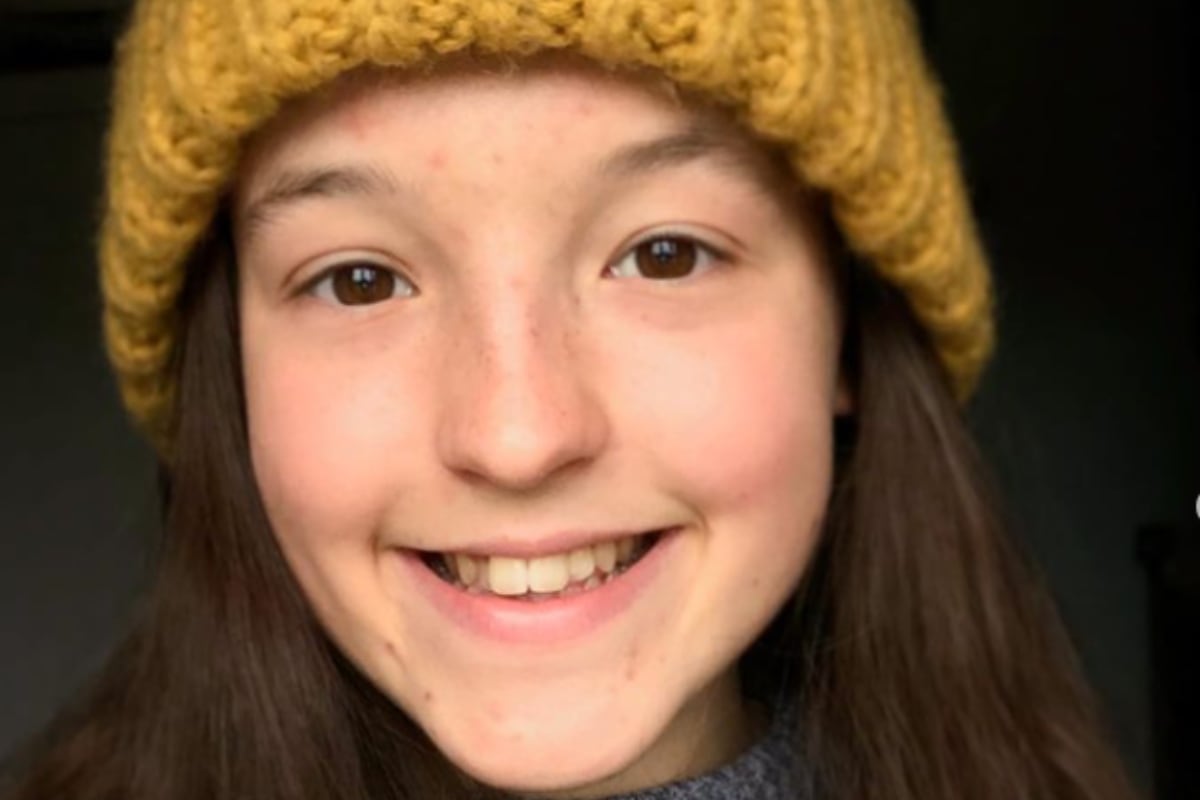 Bella sonriendo para sus seguidores en redes sociales (Foto: Bella Ramsey / Instagram)