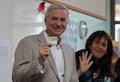 José Antonio Kast vota en la comuna donde se instaló su familia y rebaja las expectativas si es elegido