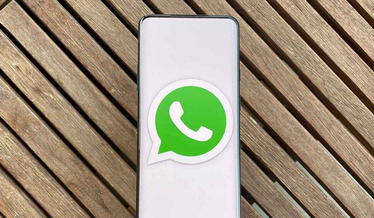 ¿Quieres mandarle un mensaje a mamá o a tu pareja, pero no tienes tiempo para coger el celular? Así puedes lograrlo con tu voz. (Foto: WhatsApp)
