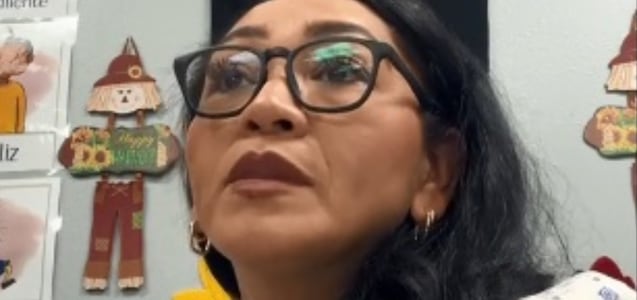 Profesora de español en EEUU se equivoca durante una clase