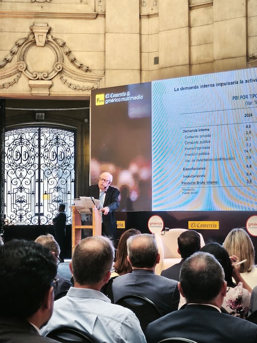 Julio Velarde en la sede de El Comercio.