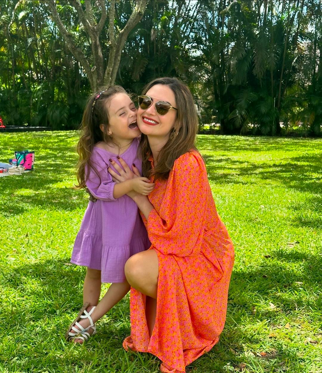 Michelle Galván disfrutando de un día soleado junto a su hija Megan (Foto: Michelle Galván / Instagram)