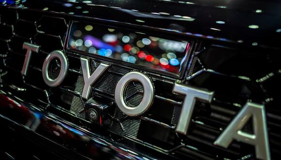 El logotipo de Toyota se muestra en el 43º Salón Internacional del Automóvil de Bangkok, en Bangkok, Tailandia, el 22 de marzo de 2022. (Foto: REUTERS/Athit Perawongmetha/Foto de archivo)