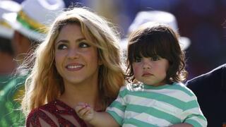 Shakira le enseña a leer así al pequeño Milan