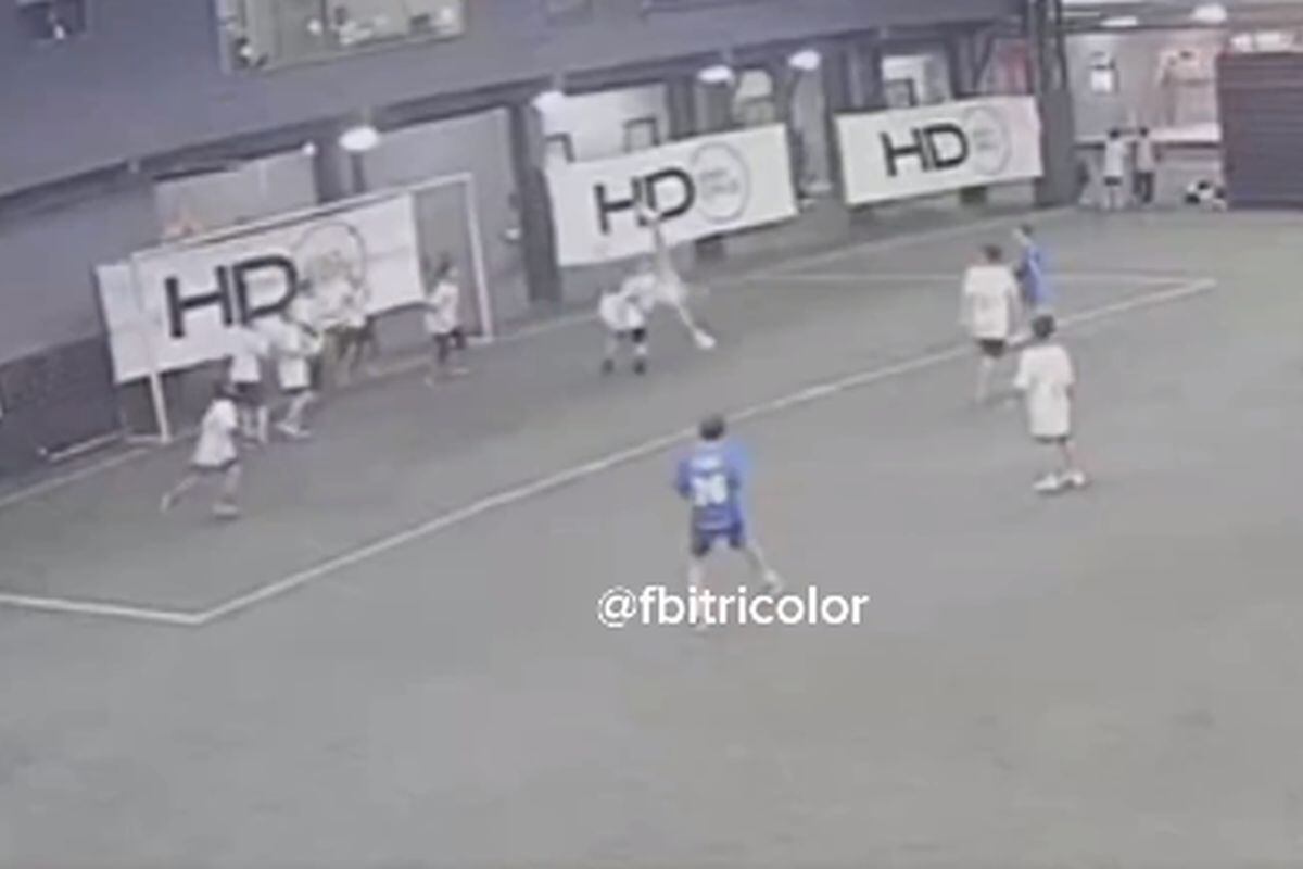 Luis Suárez anota golazo de chalaca en el cumpleaños de su hijo | VIDEO