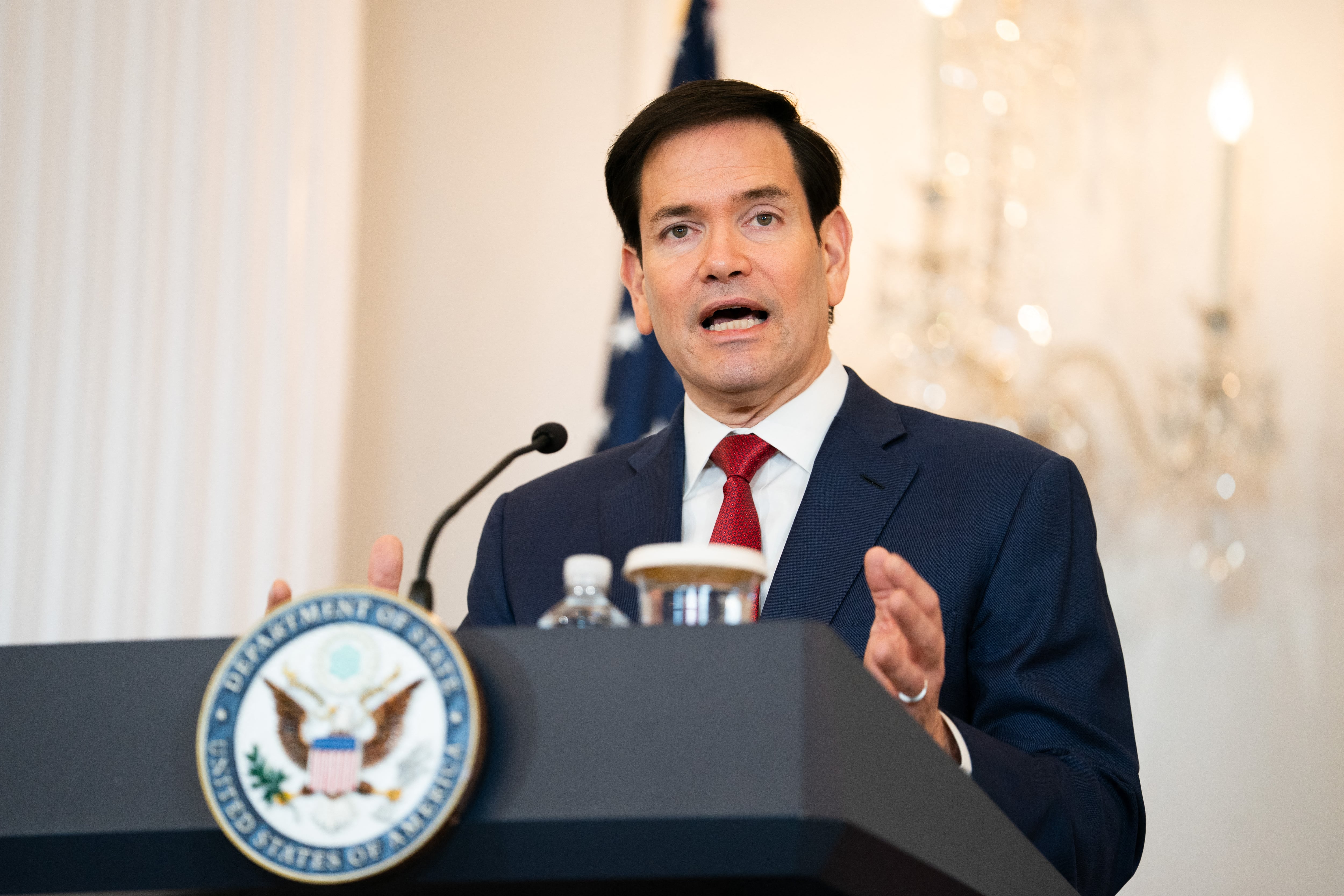 El secretario de Estado de EE. UU., Marco Rubio, habla durante la ceremonia de firma del Marco de Cooperación en Salud con el presidente keniano, William Ruto en Washington, D. C., el 4 de diciembre de 2025.