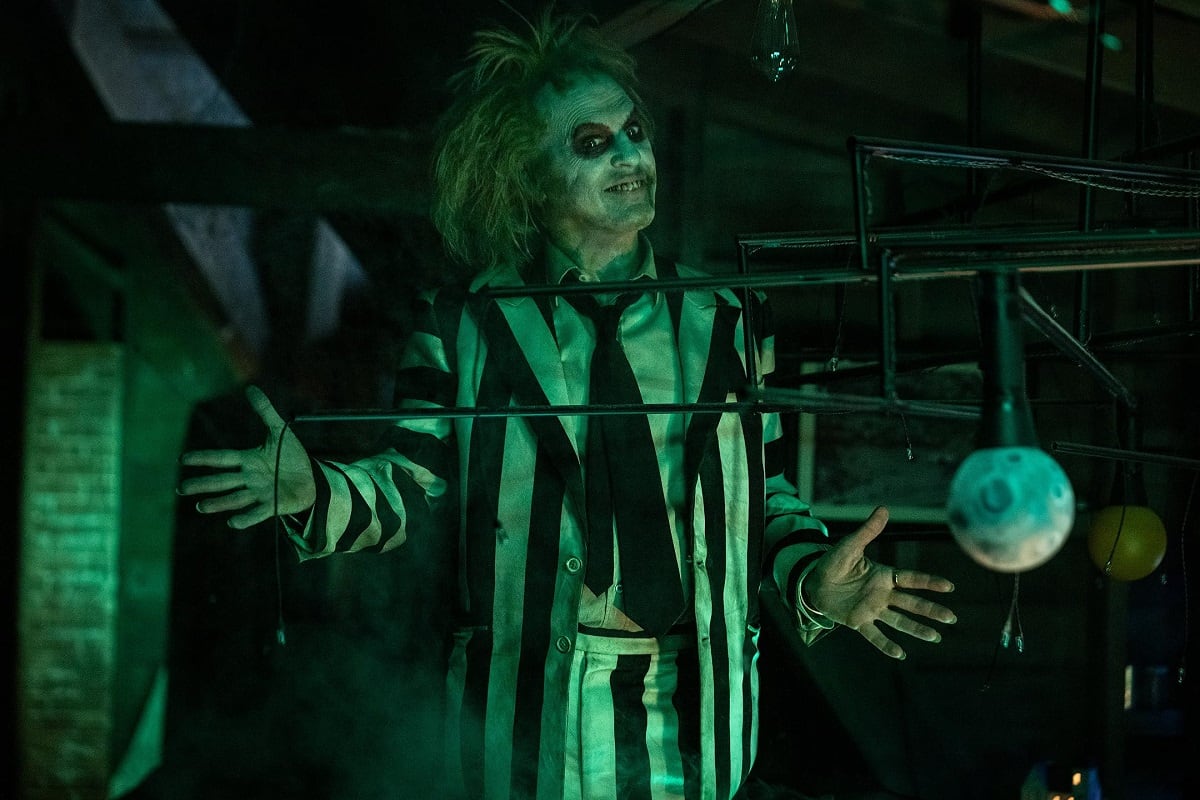 Michael Keaton retoma el papel del bioexorcista Beetlejuice en la película "Beetlejuice 2" (Foto: Warner Bros. Pictures)