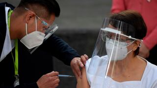 México: enfermera de 59 años, primera latinoamericana con vacuna contra el coronavirus de Pfizer 