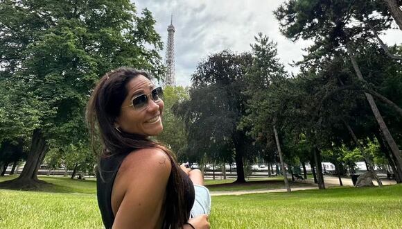 Katia Palma celebra su cumpleaños posando frente a la torre Eiffel. (Foto: Instagram)