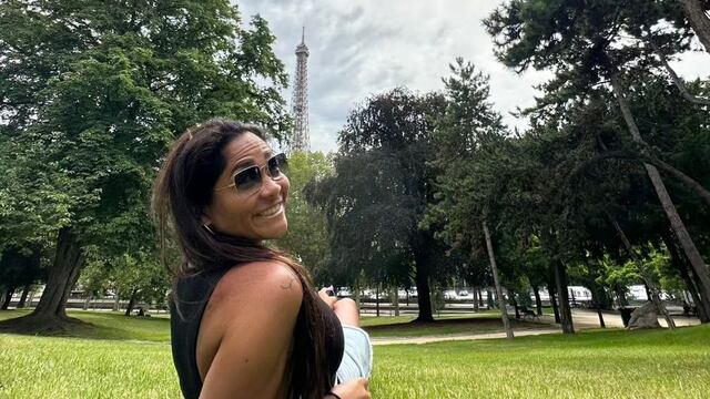 Katia Palma celebra su cumpleaños posando frente a la torre Eiffel y el Museo de Louvre: “Gracias a la vida”