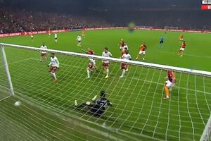 Lo volvió a hacer: André Onana comete aparatoso blooper en el Manchester United vs Galatasaray | VIDEO