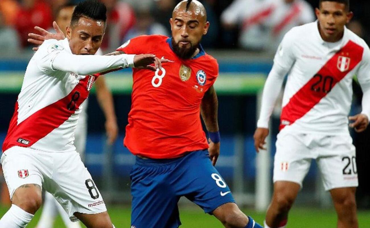 Dónde y a qué hora será el banderazo que preparan hinchas peruanos previo al Chile vs Perú por Eliminatorias | La incógnita sobre dónde y a qué hora se llevará a cabo este espectáculo apasionado es una de las preguntas centrales; mismas que responderemos en la siguiente nota. (Archivo)