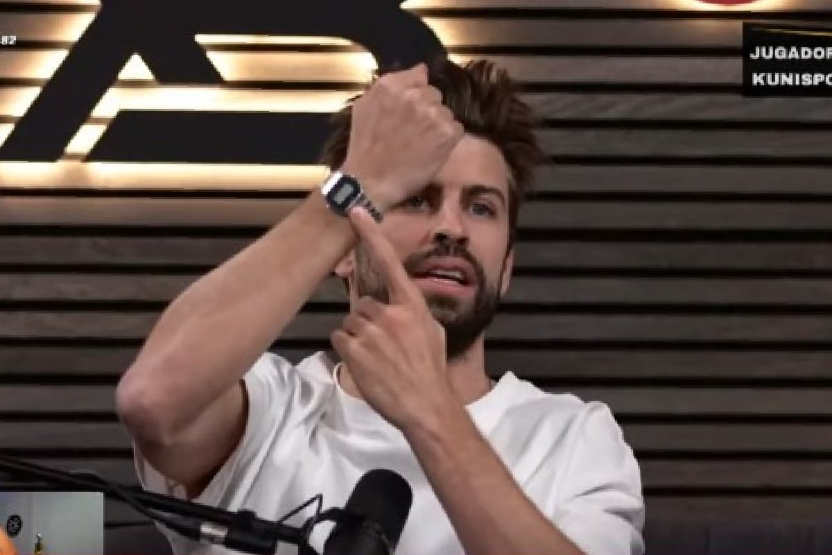Gerard Piqué señalando su reloj (Foto: Kings League / YouTube)