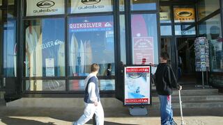 Más de 100 locales le dirán adiós: Quiksilver, Billabong y Volcom cerrarán todas sus tiendas en Estados Unidos