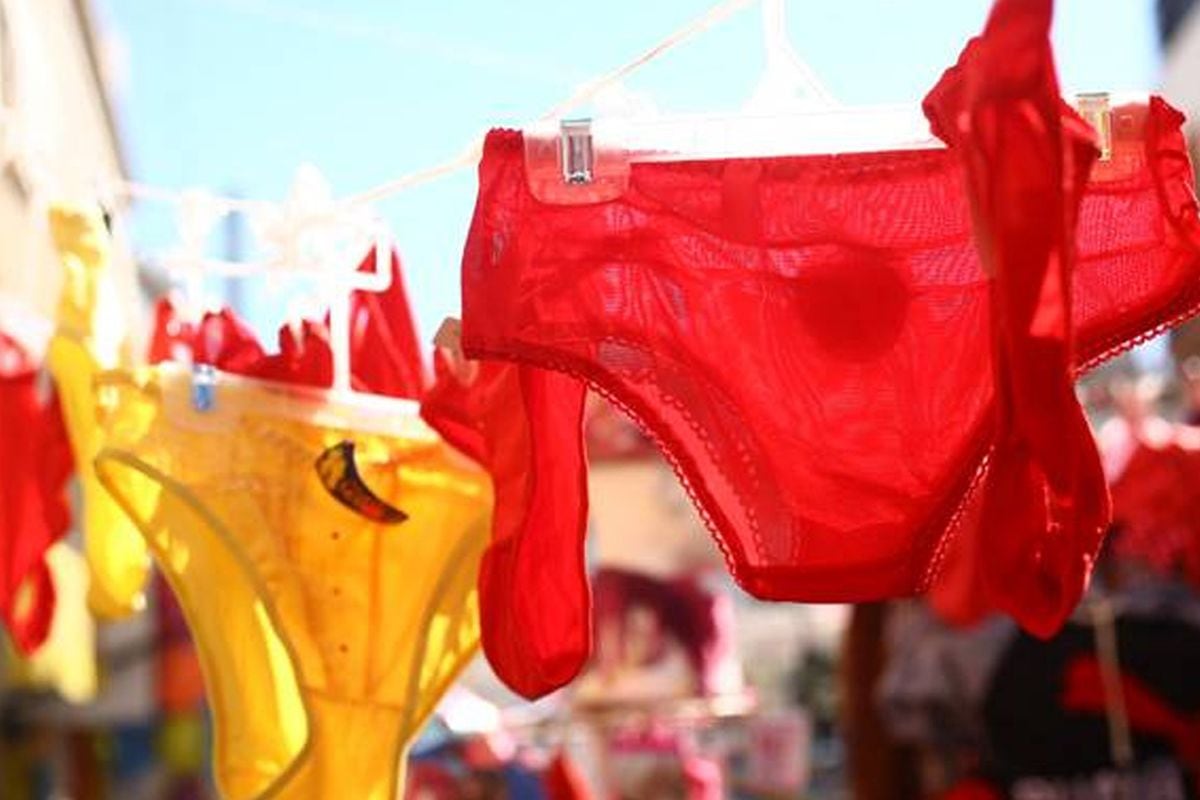 Entre las supersticiones de Año Nuevo está la ropa interior de colores para determinado fin (Foto: ShutterStock)