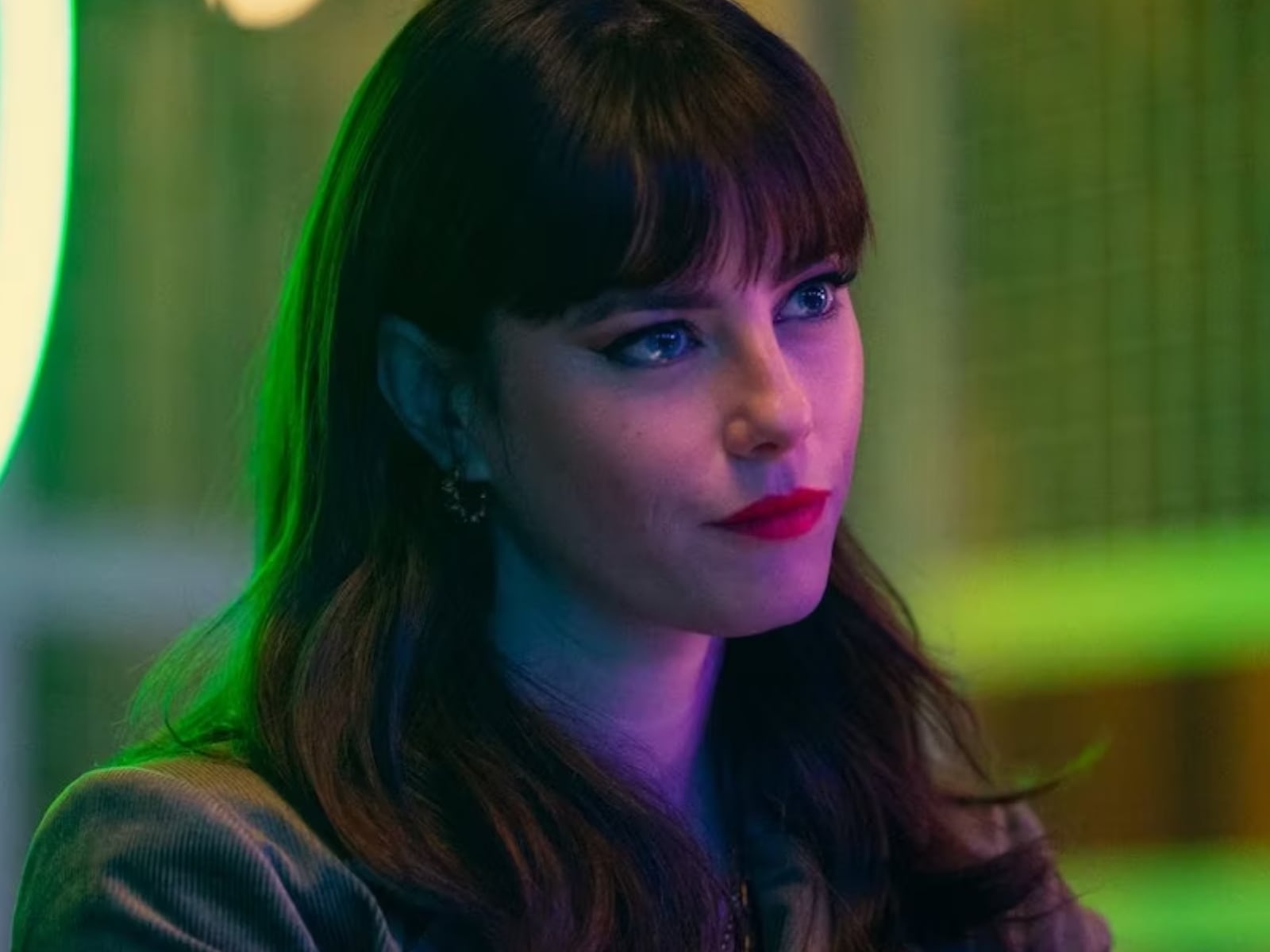 Kaya Scodelario como Susie Glass en "The Getlemen". Es la hija del capo del cannabis y una pieza clave en la organización criminal (Foto: Netflix)