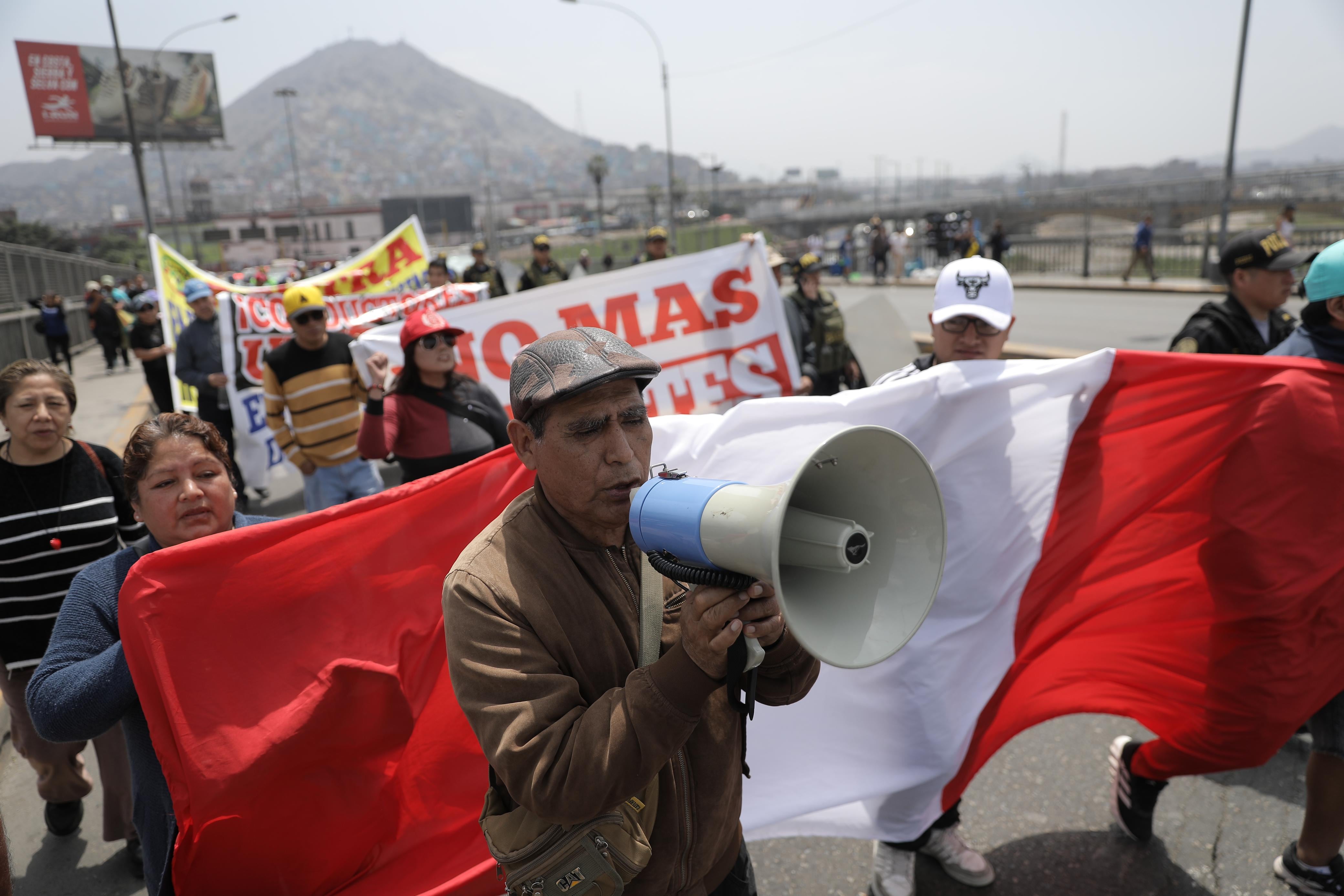 Desde las 7 de la mañana, El Comercio cubrió en primera línea el punto de concentración de los gremios, que luego se trasladaron a Acho y finalmente al frontis del Congreso. Foto: GEC.